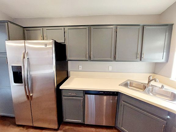 5th image of 522 Willowick Ave