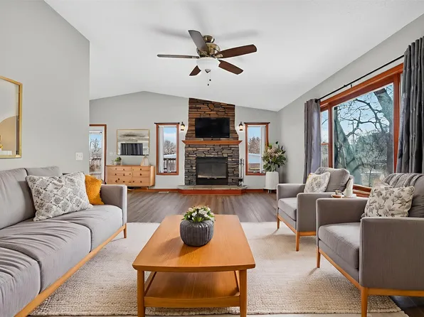 3021 E 29th St, Des Moines, IA 50317