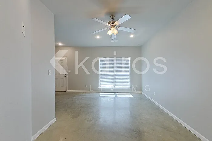 3 bed, 2.5 bath, 1545 sqft, $1,595 — Photo 3