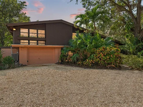 736 69th Ave S, Saint Petersburg, FL 33705