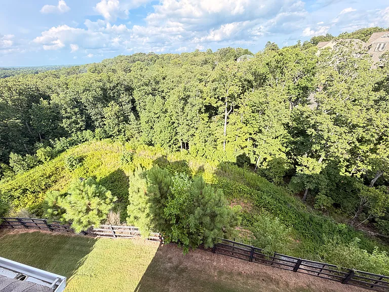 2005 Manor Pointe Dr — Photo 10