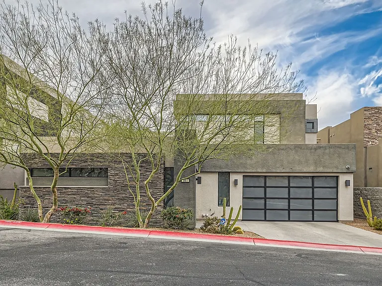 861 Vegas View Dr — Photo 5