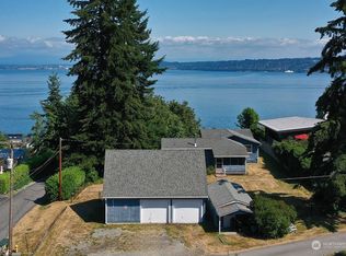 6873 Crystal St, Clinton, WA 98236