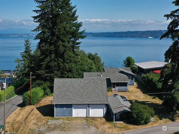 6873 Crystal St, Clinton, WA 98236