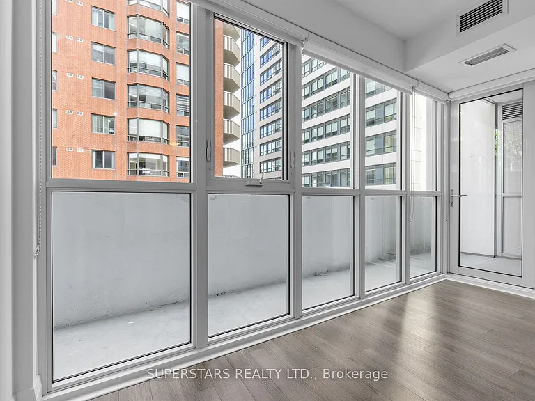 77 Mutual St #611 — Photo 16