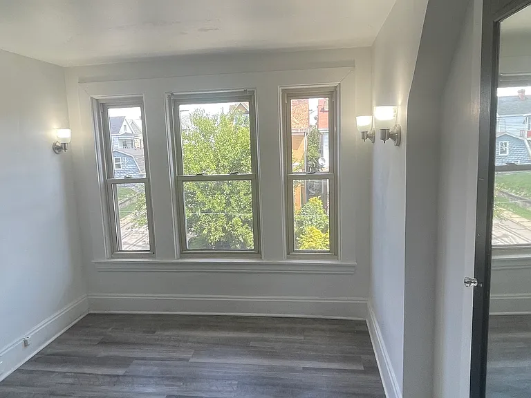 119 Margaret St — Photo 8