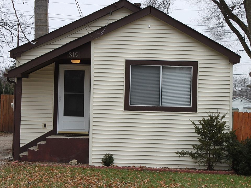 1st image of 319 W Hawthorne Dr