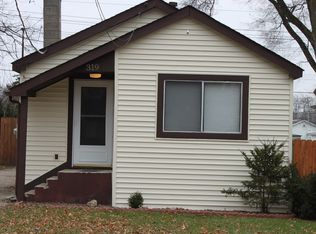 319 W Hawthorne Dr, Round Lake Beach, IL 60073