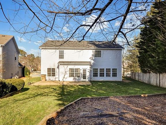 3rd image of 2290 Wickingham Dr NE