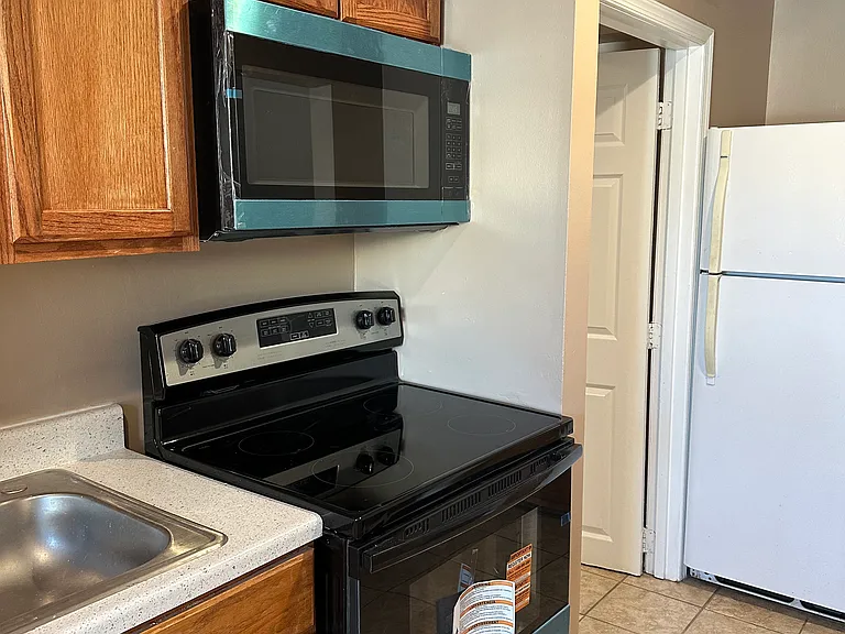 1449 Olive St NE #4 — Photo 11