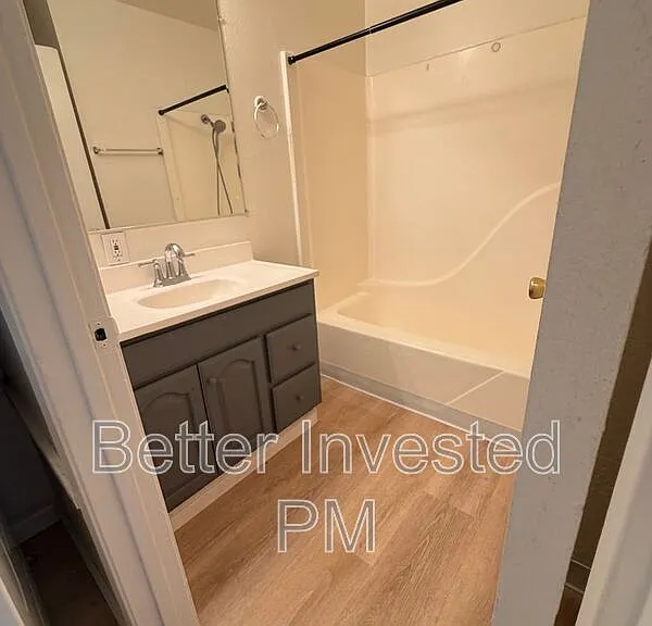 304 Cooper Ln #G — Photo 9