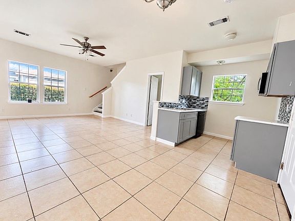 3rd image of 6841 Larkstone St #B