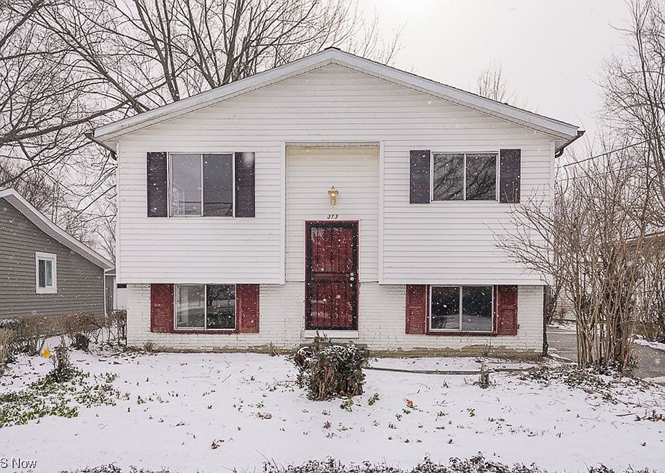 1st image of 313 Warden Ave