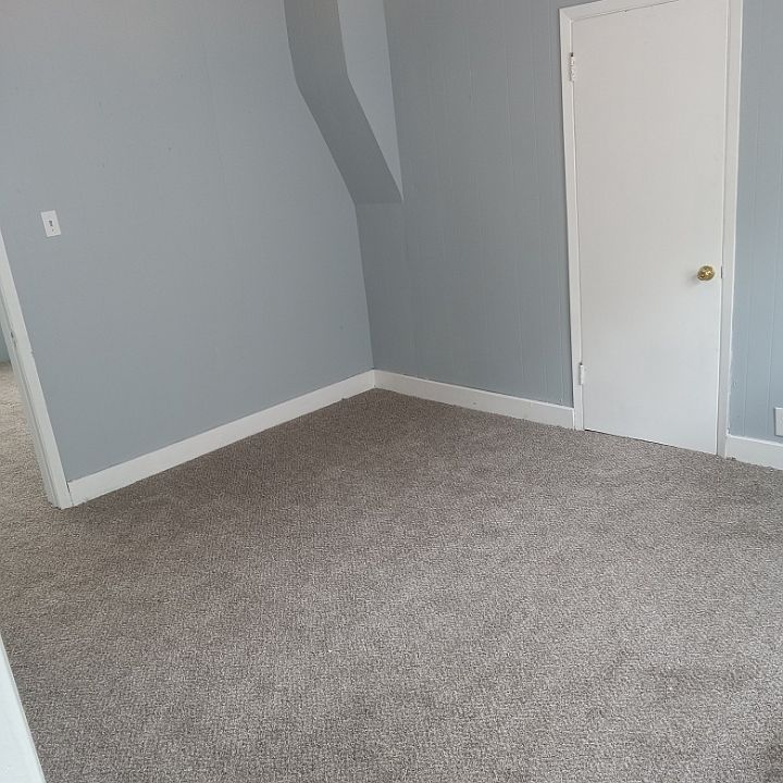 1st image of 406 W 1st Ave