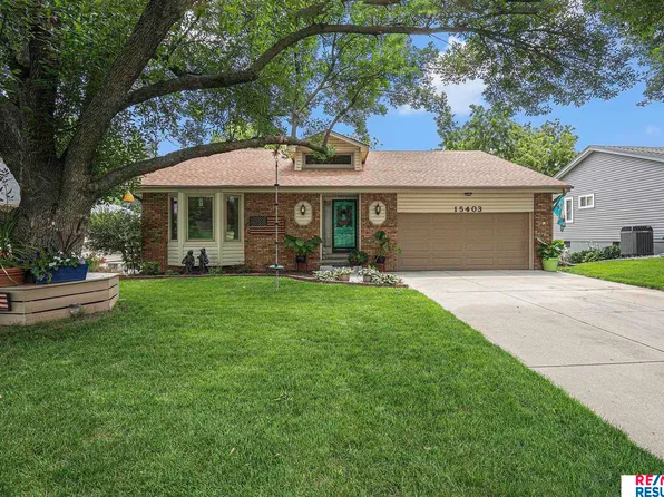 15403 Summerwood Dr, Omaha, NE 68137