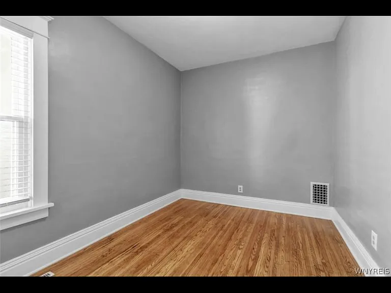 622 Parkside Ave — Photo 12