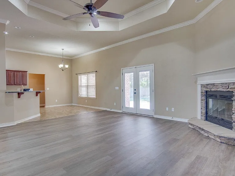 5485 Tucker Cir — Photo 7