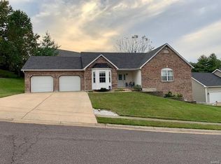 418 Windy Hills Dr, Washington, MO 63090