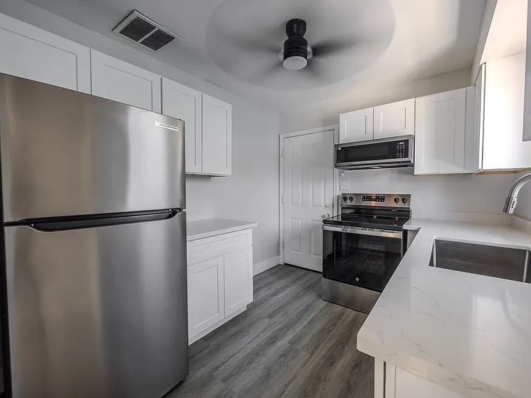 1008 S 3rd St #3 — Photo 2