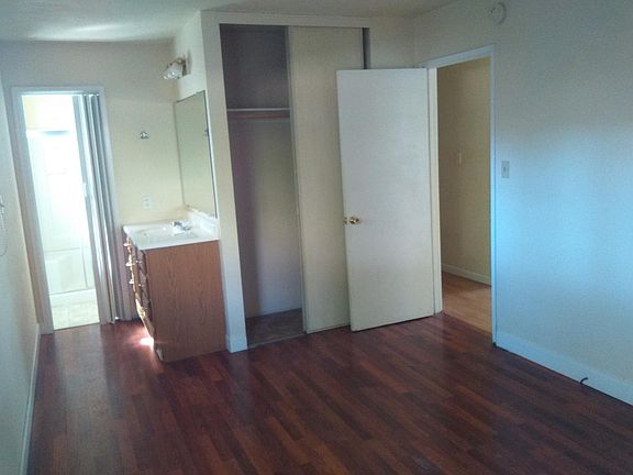 Master bedroom with en suite bath