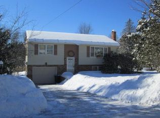 242 Chandler Rd, White River Junction, VT 05001