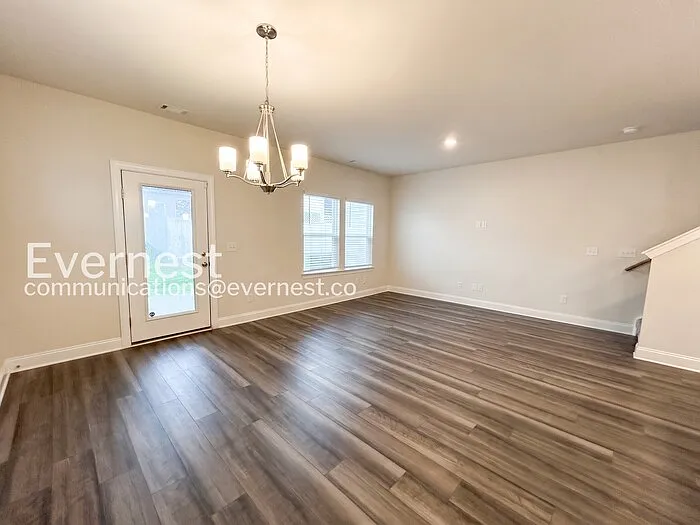 4522 Skywood Ln — Photo 9