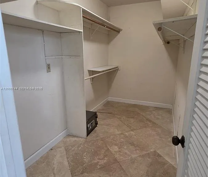 5825 Collins Ave #9C — Photo 32