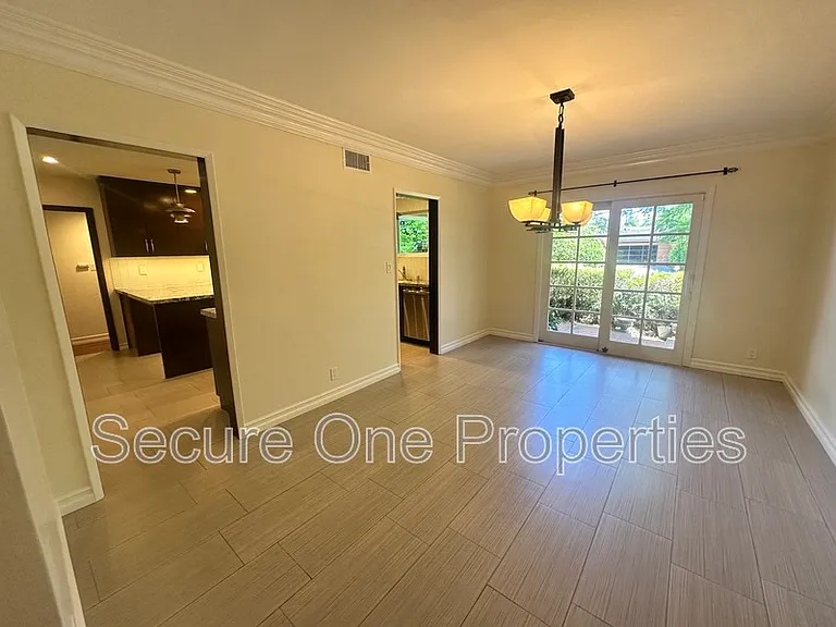 23338 Los Encinos Way — Photo 16