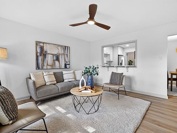 4th image of 1008 Wadena Rd