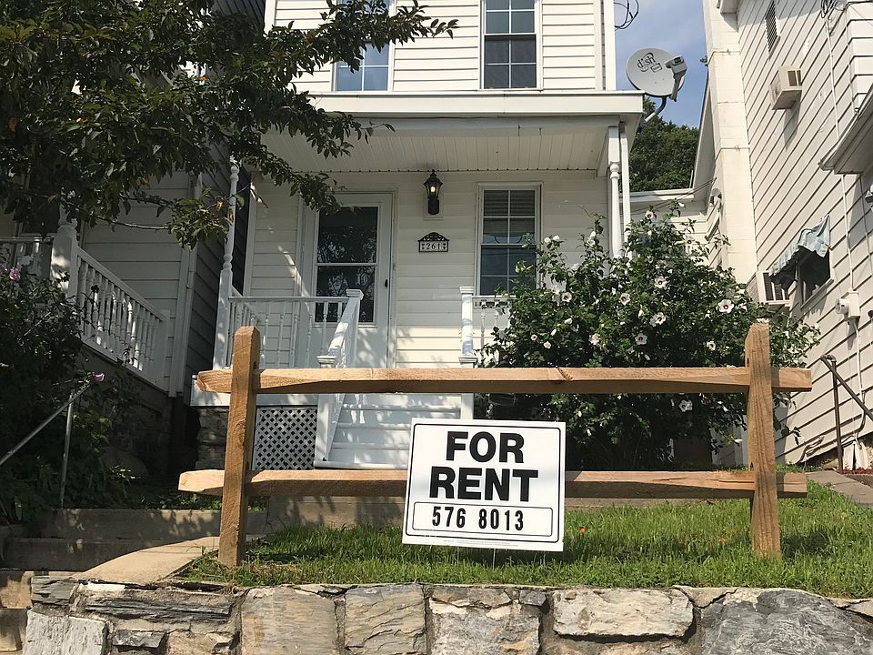 Curb side front of house.