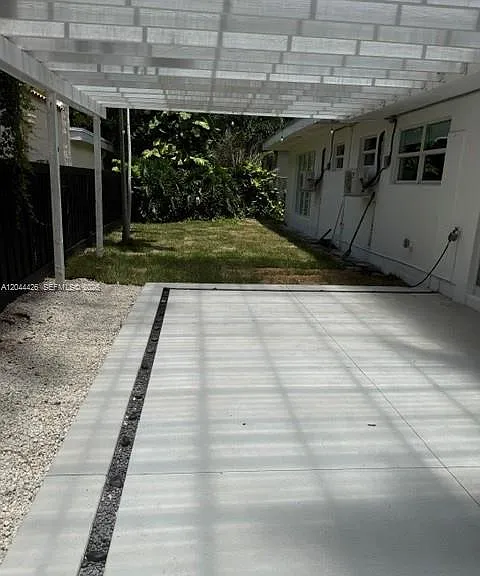 1047 NE 84th St — Photo 35