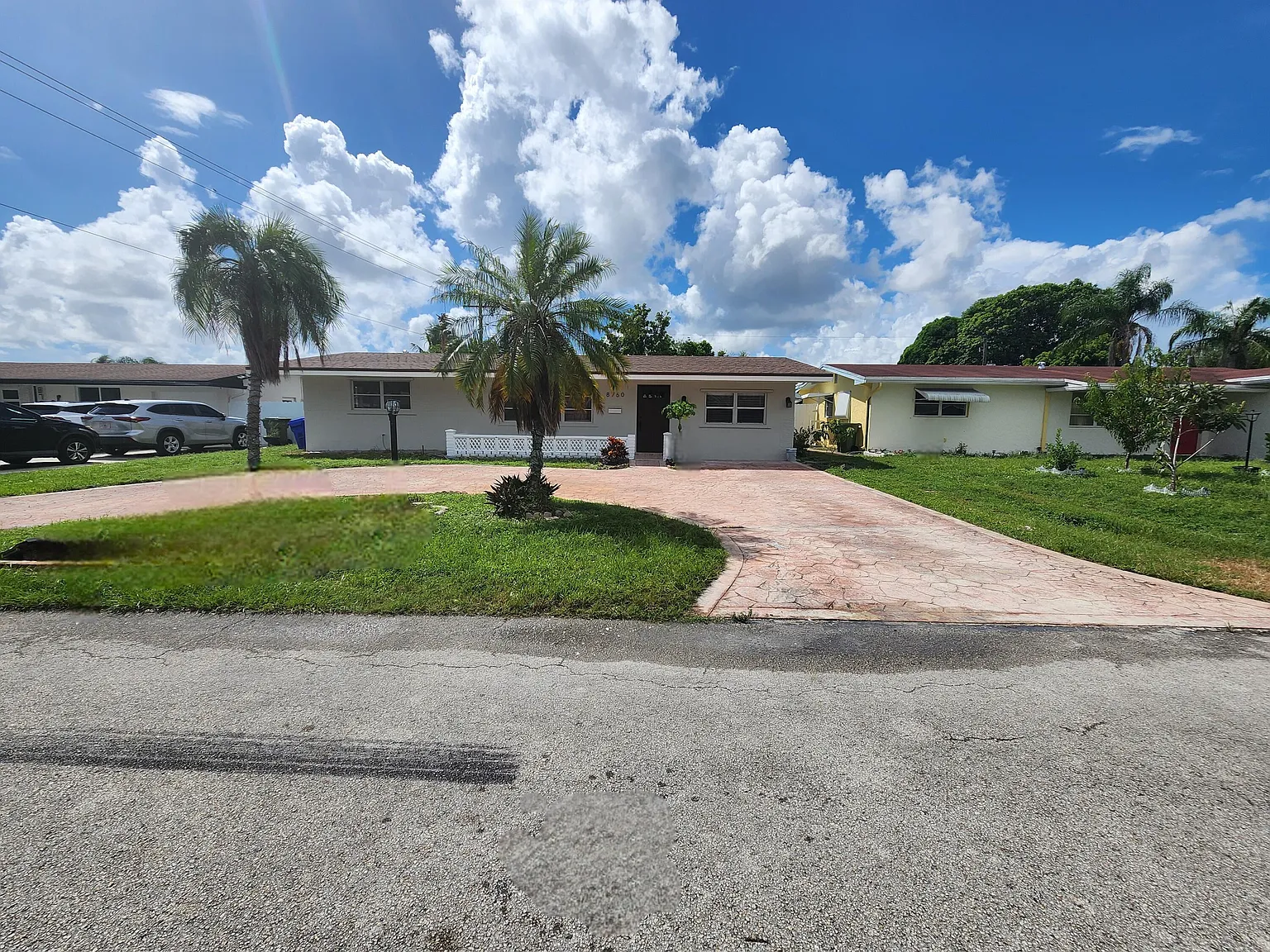 3 bed, 2.0 bath, 1330 sqft, $3,900 — Photo 2