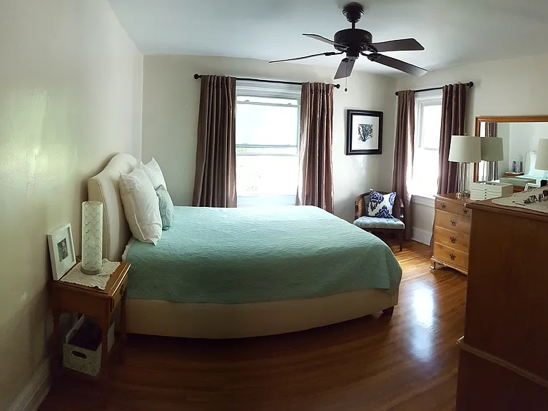 Large bedroom with great light and large closet.