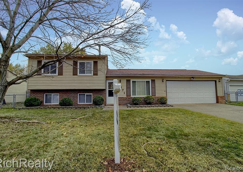 1st image of 9171 Ascot Dr