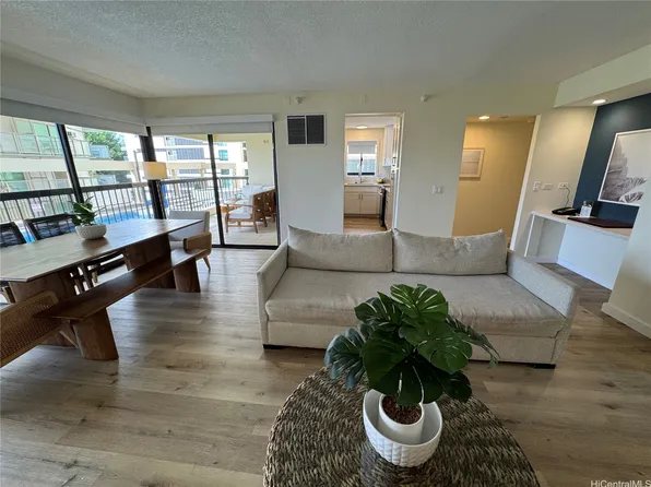 2470 Kalakaua Ave APT 504, Honolulu, HI 96815