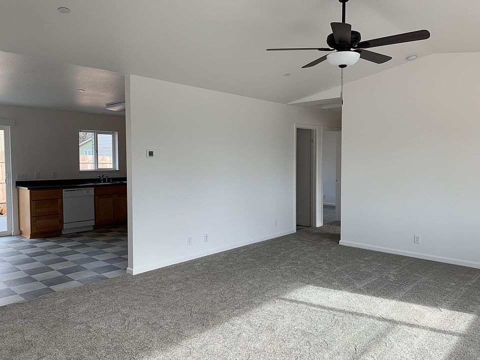 2nd image of 5466 Sawmill Rd