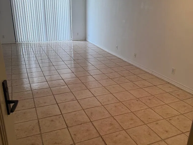 5415 Collins Ave #202A — Photo 24
