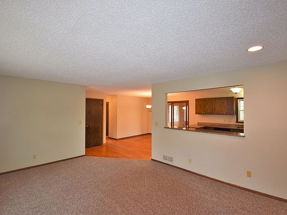4th image of 2247 Holloway Ave E