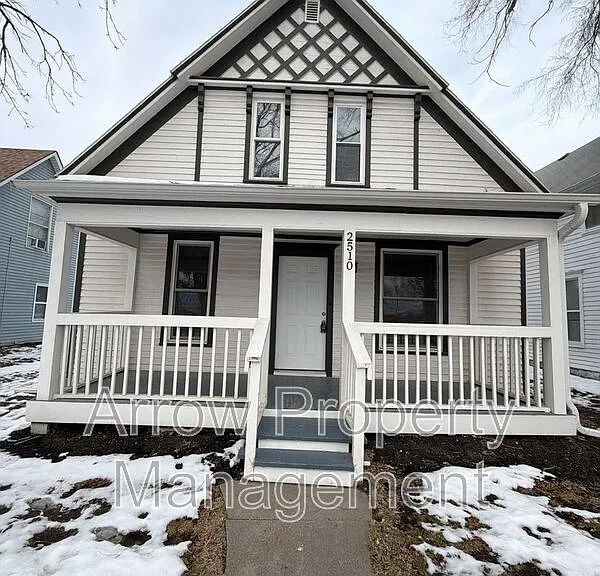 2510 P St — Photo 1