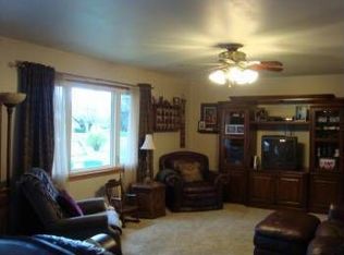 906 S Rosewood Dr, Monett, MO 65708