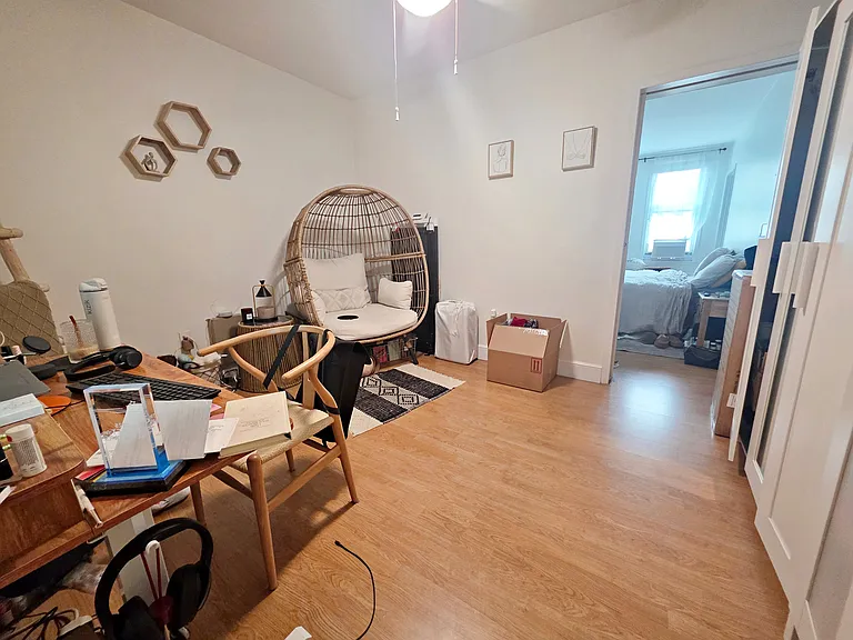 136 Bedford Ave #2 — Photo 10