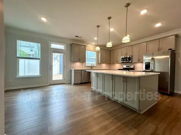 512 Laurel Walk Ln, Belmont, NC 28012