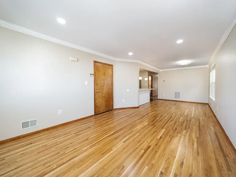 149 Hobart Ave #1 — Photo 11