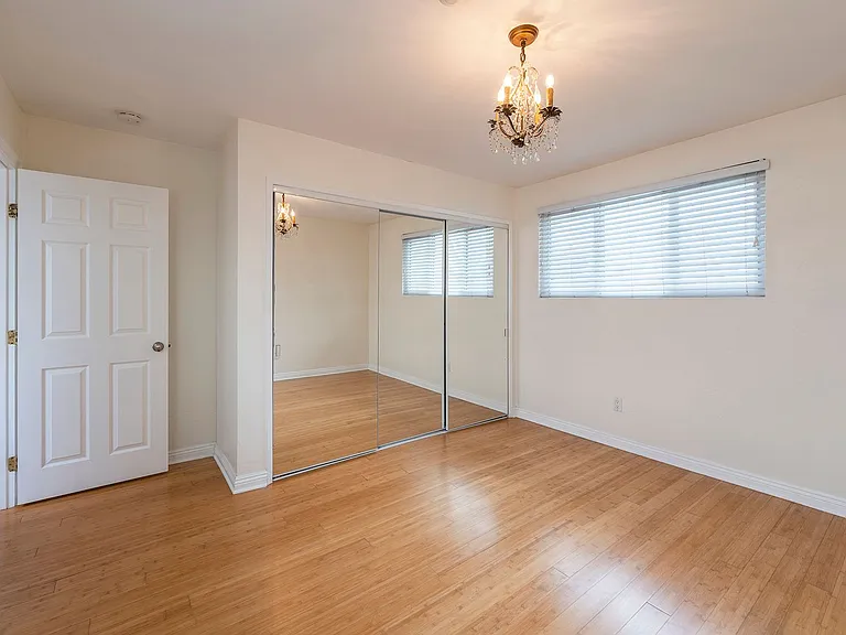 2410 Voorhees Ave #5 — Photo 11