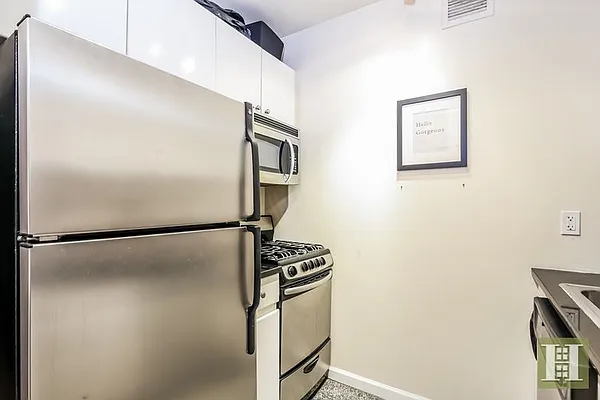 Rented by Halstead Real Estate | media 35