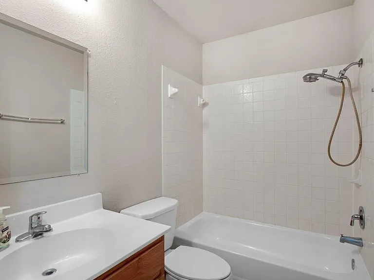 2560 Vernell Way — Photo 11