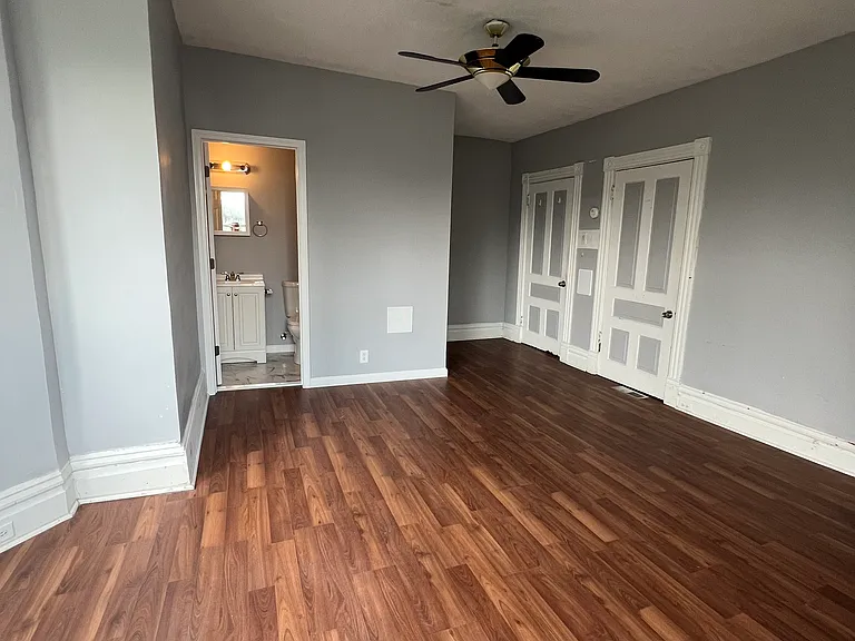 627 College St #1 — Photo 25