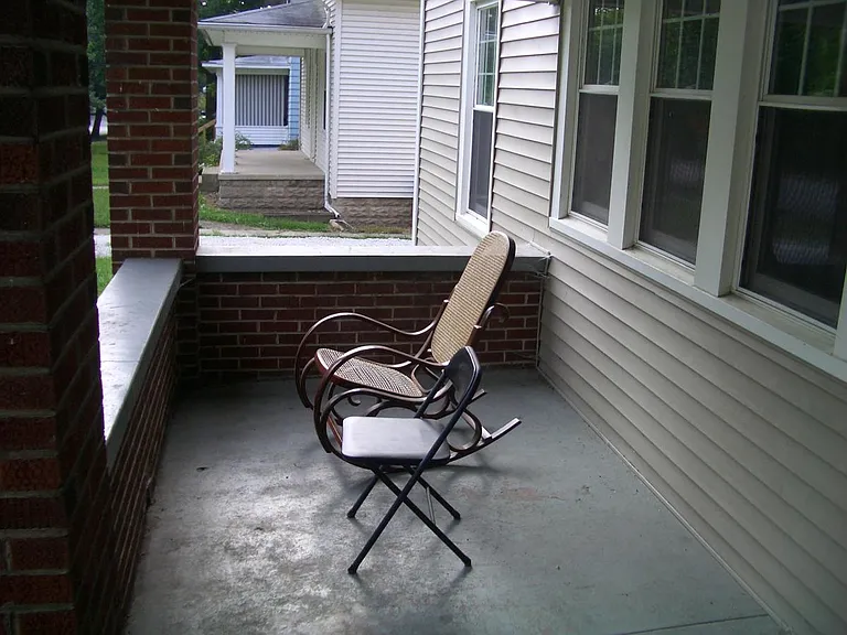 317 Sylvia St — Photo 2