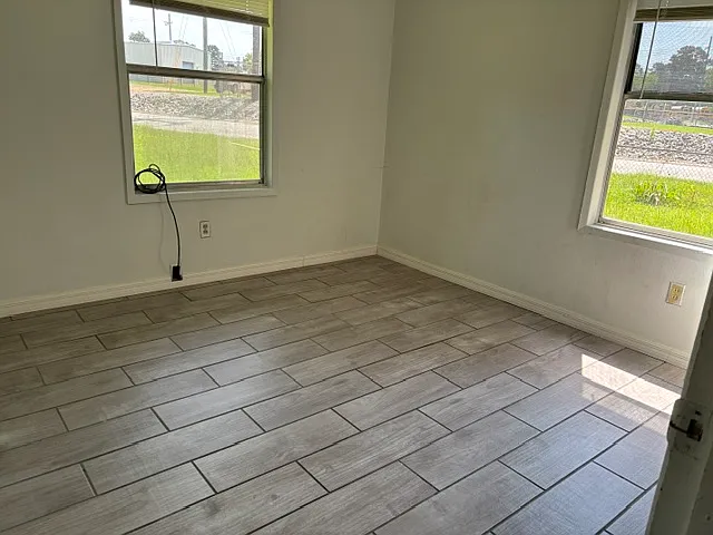 405 N 1st St — Photo 10