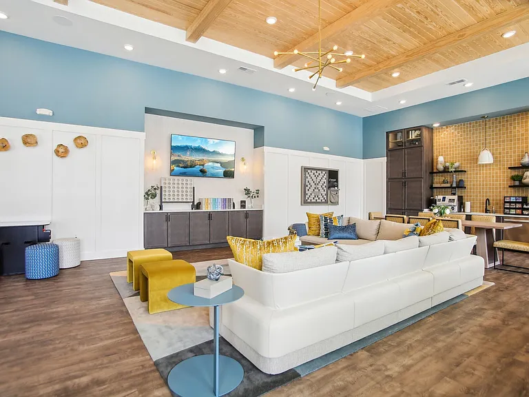 Avion Apartments — Photo 32